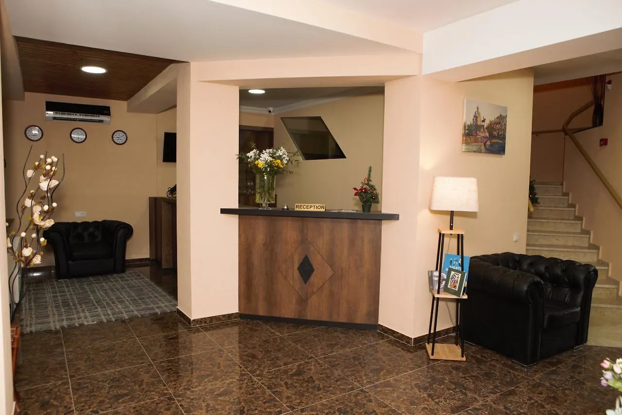 Hotel Holiday Villa Tiflis 4*,