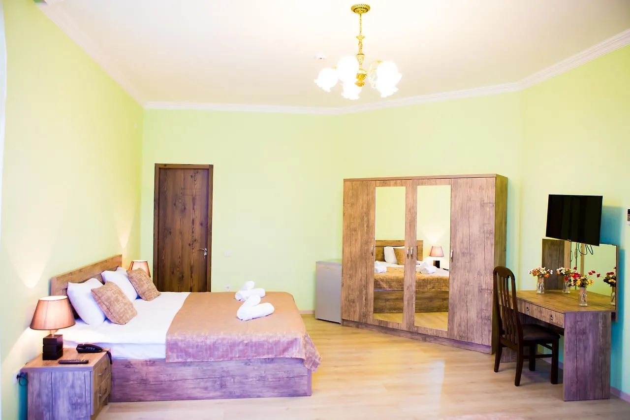 Hotel Holiday Villa Tiflis 4*,  Gürcistan