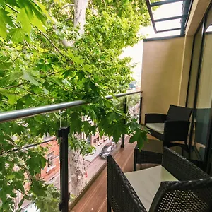 Otel Adora, Tiflis