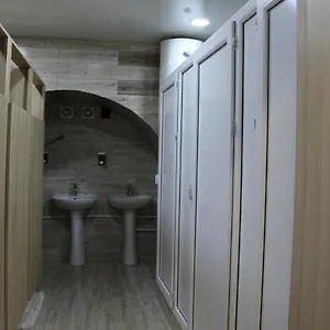Hostel Blossom Updated ! обновлено !!! Center! Perfect Order!!! Snow-white Bed Linen!!! идеальный порядок!!! белоснежное постельное белье!!! центр города !!!, Tiflis